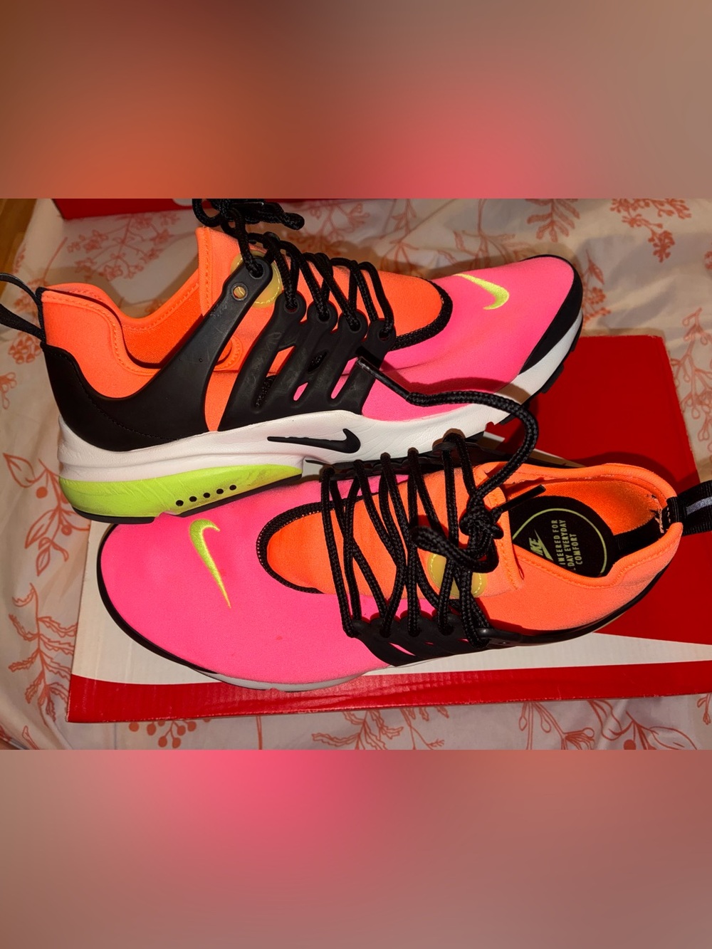 Nike women's size 8 Air Presto sneaker